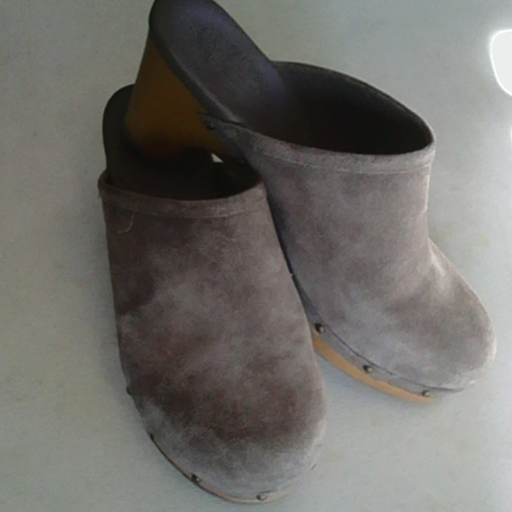 American Eagle Outfitters 7M Clog Shoes